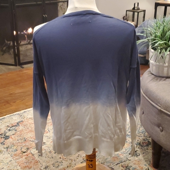 Abercrombie and Fitch sweater - Picture 3 of 4